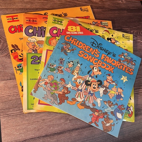 1986 Vintage Disney’s Children’s Favorites, volume 1, 2 and 3 on vinyl record - Picture 9 of 11